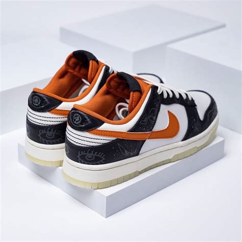 halloween nike dunk low